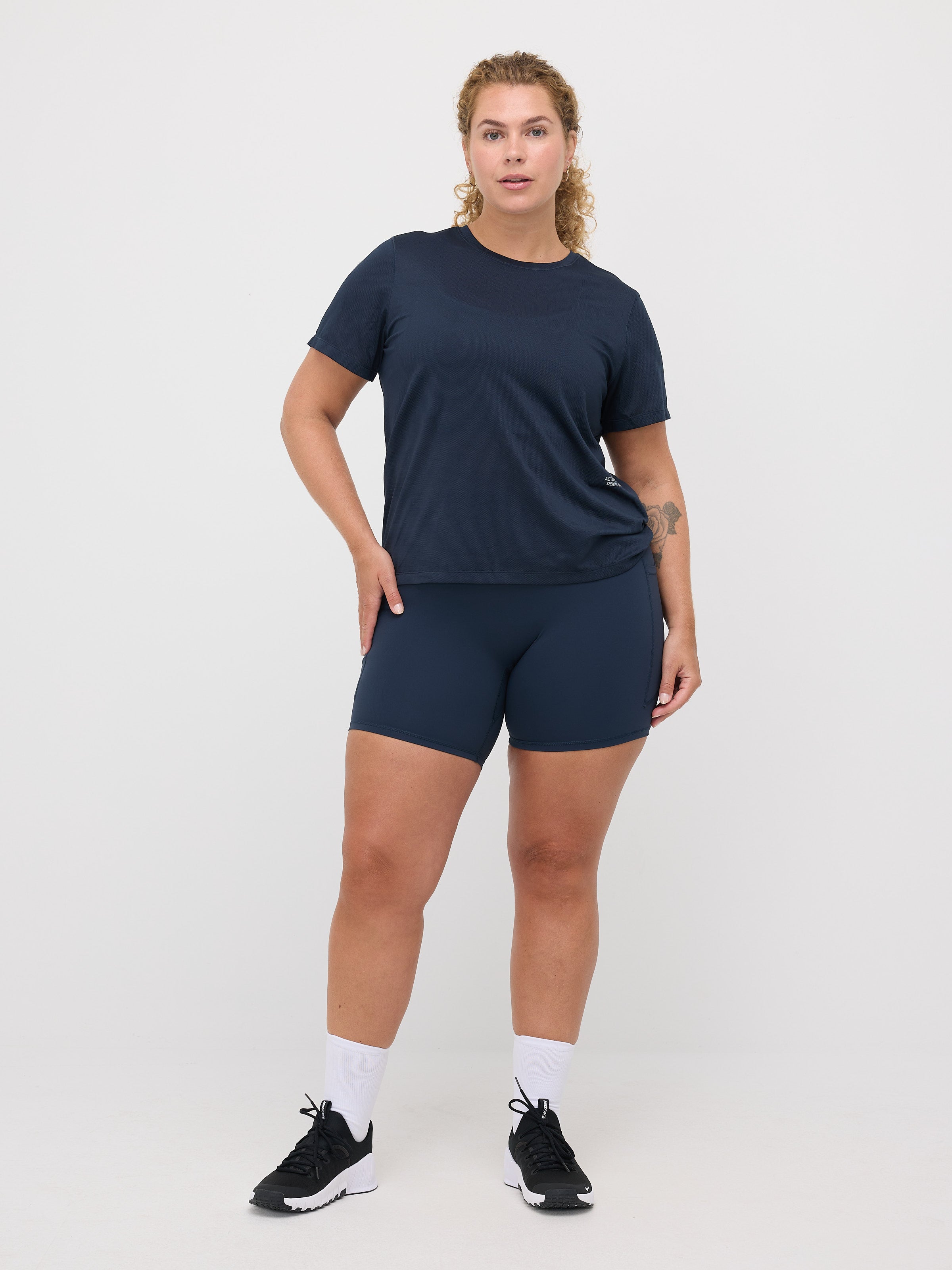 Freja Tee