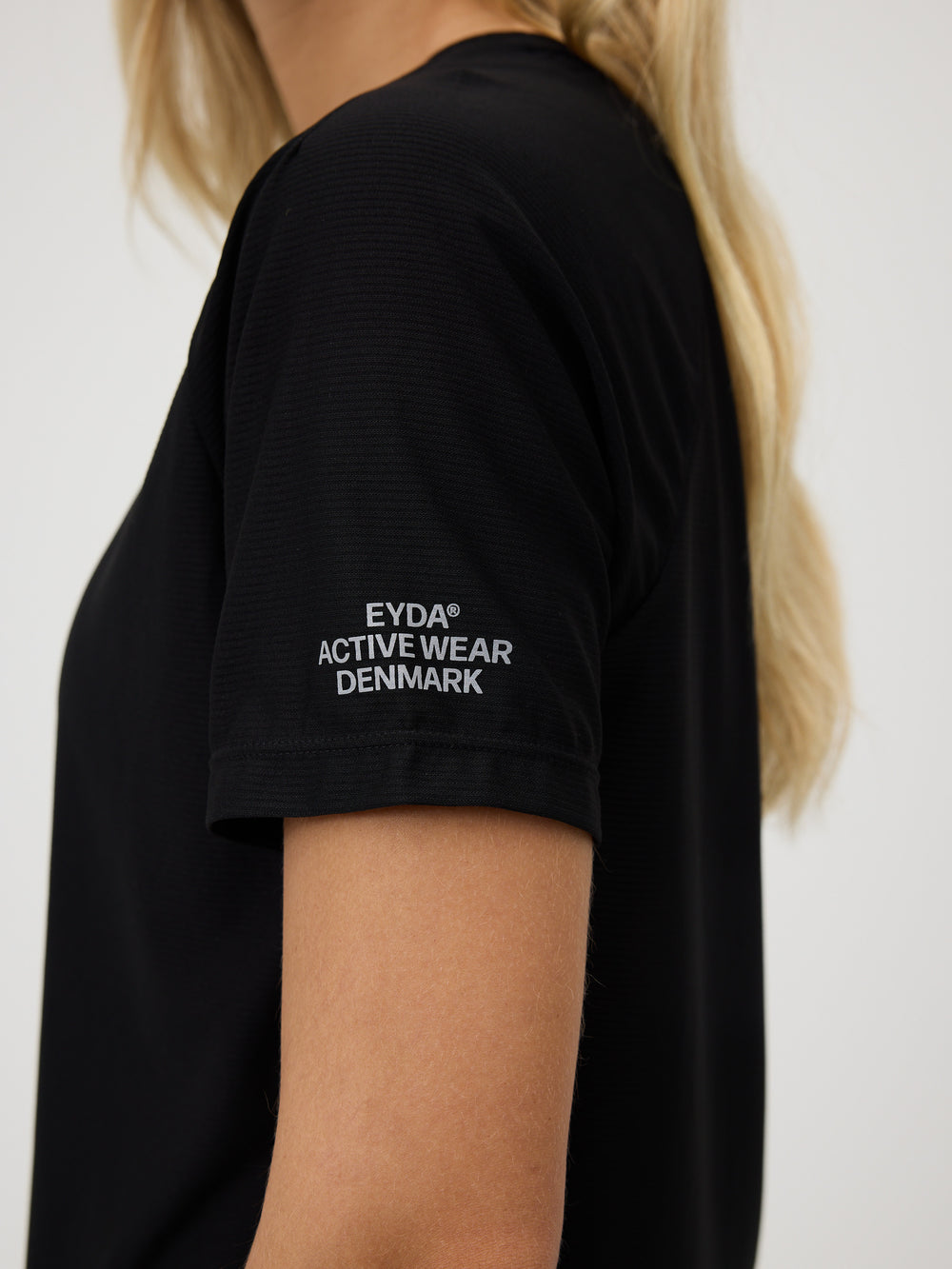 Lecia Tee