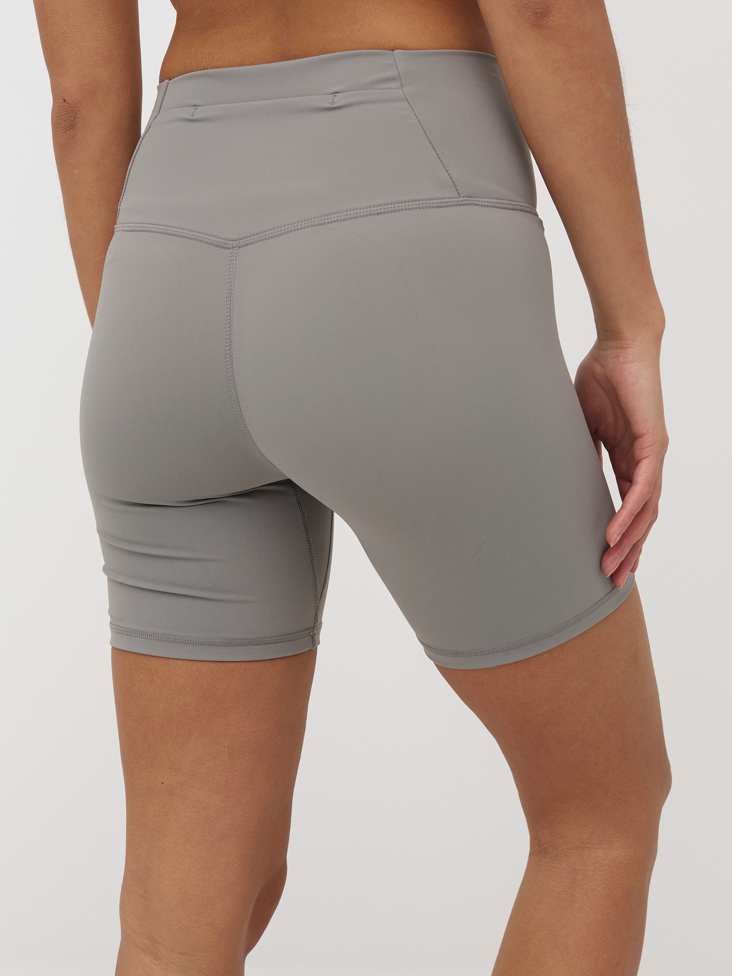 Anna 2.0 Ultralight Shorts 6"