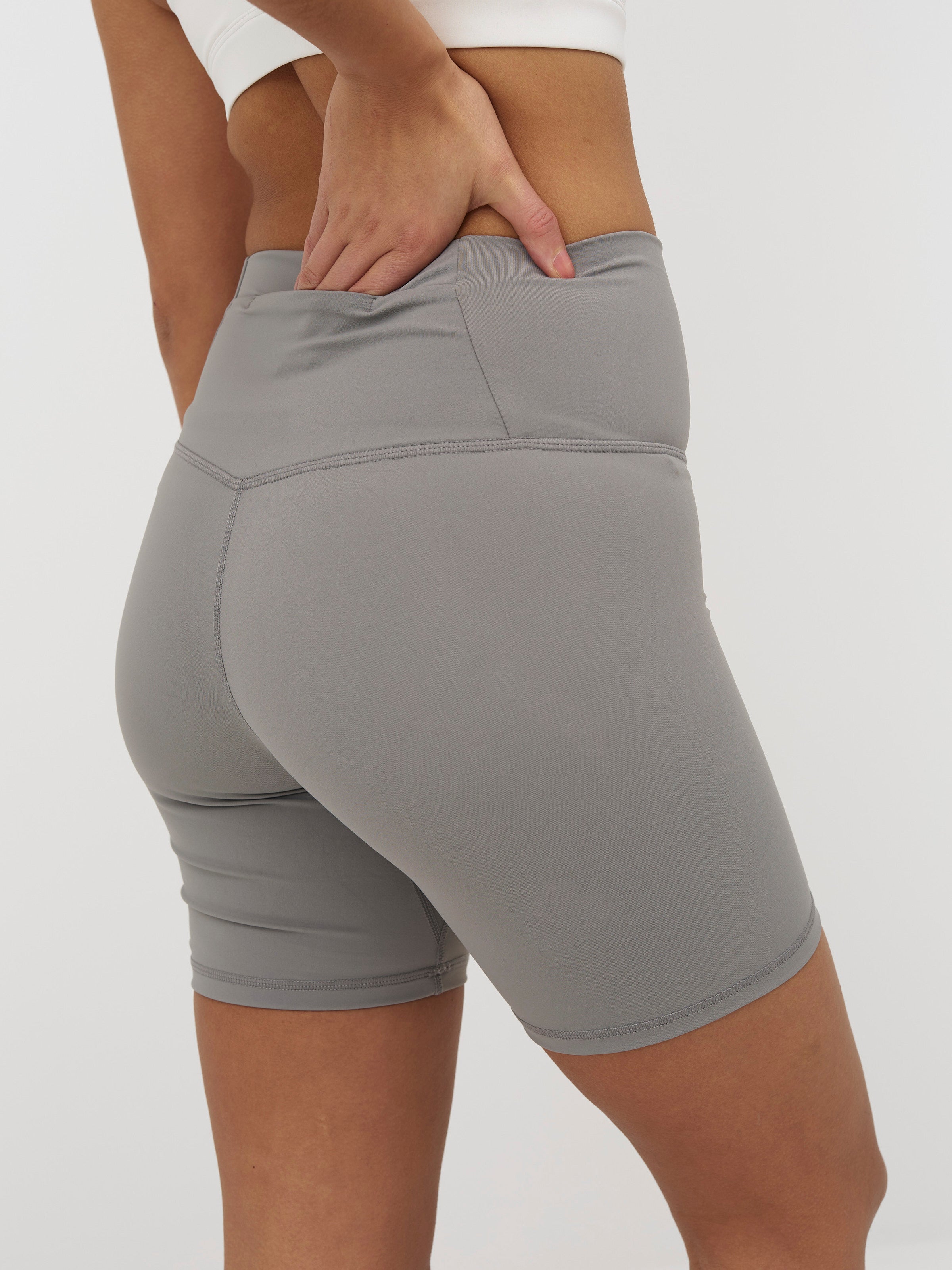 Anna 2.0 Ultralight Shorts 6"