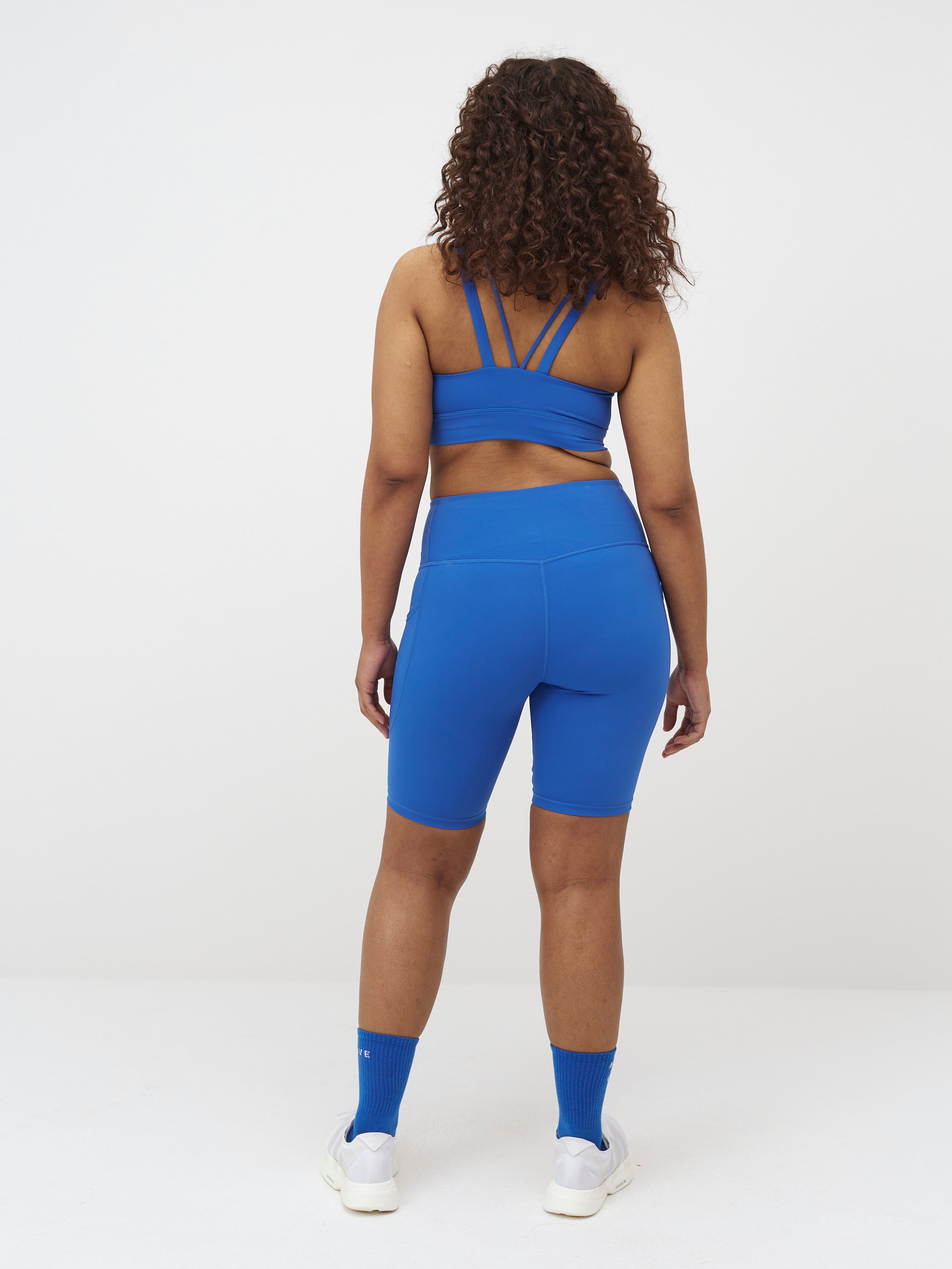 Ellie Ultralight Pocket Long Shorts 9,5"