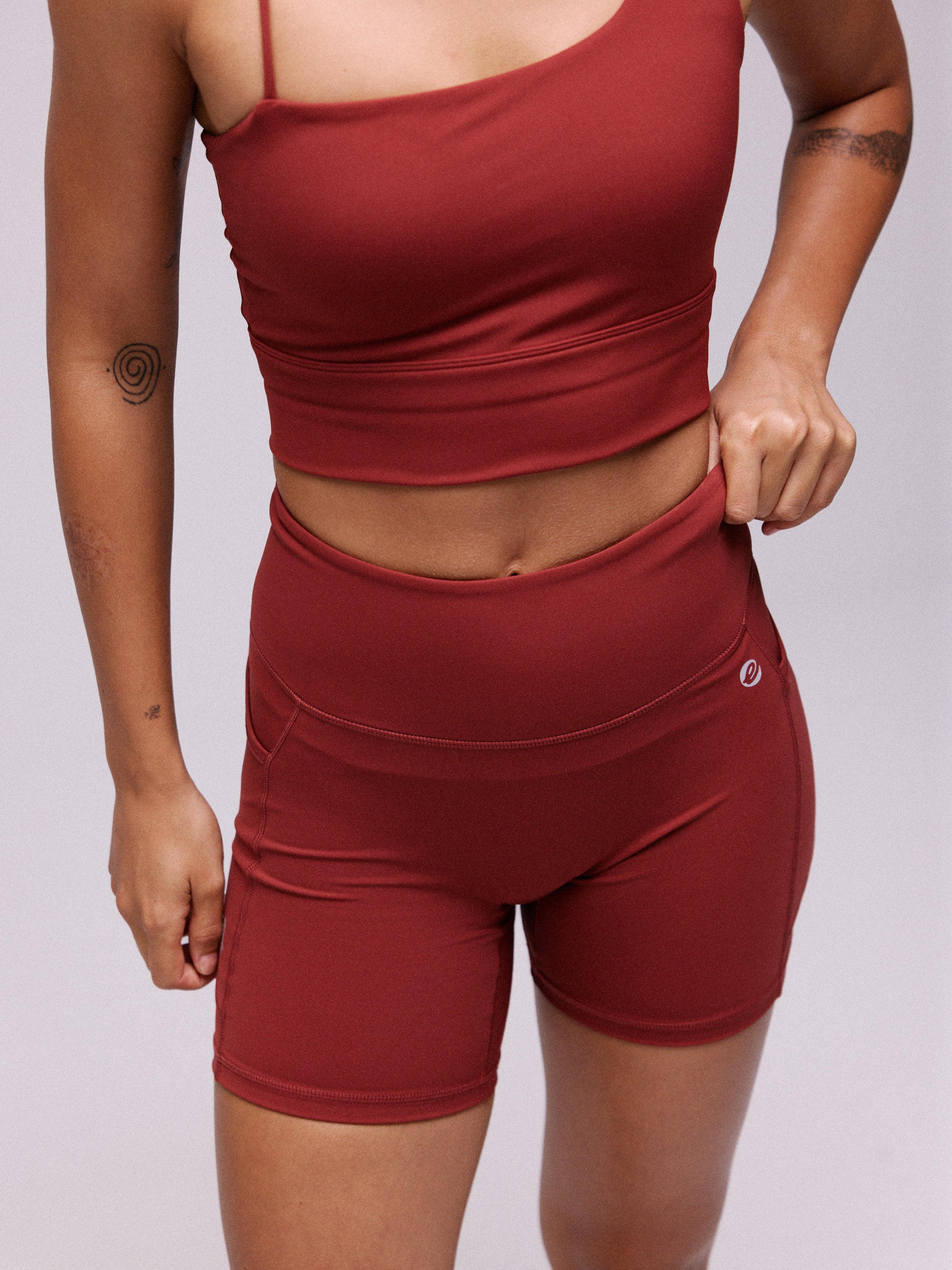 Ellie Ultralight Pocket Shorts 6"