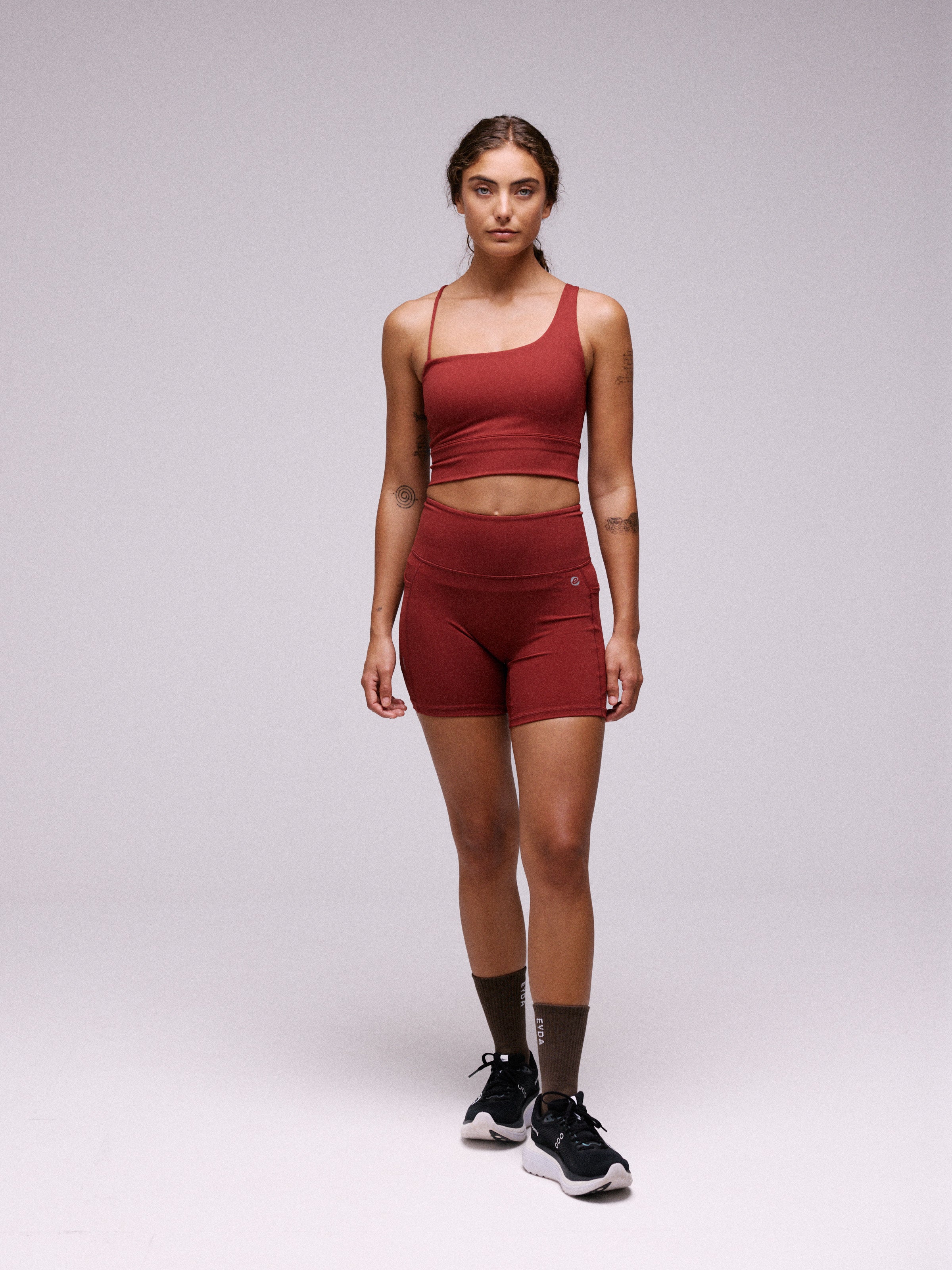 Ellie Ultralight Pocket Shorts 6"