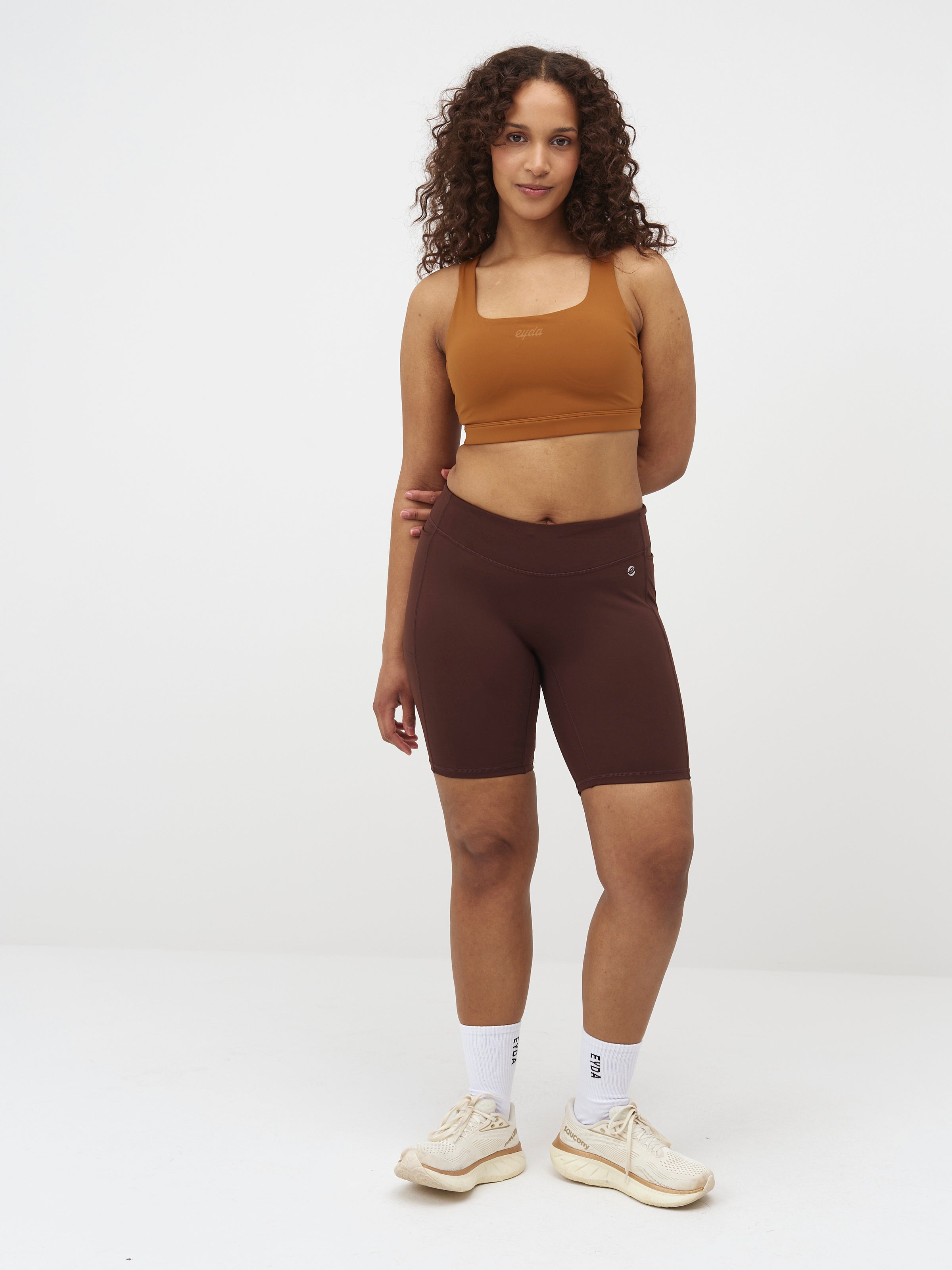 Jadie Complete Pocket Shorts 8"