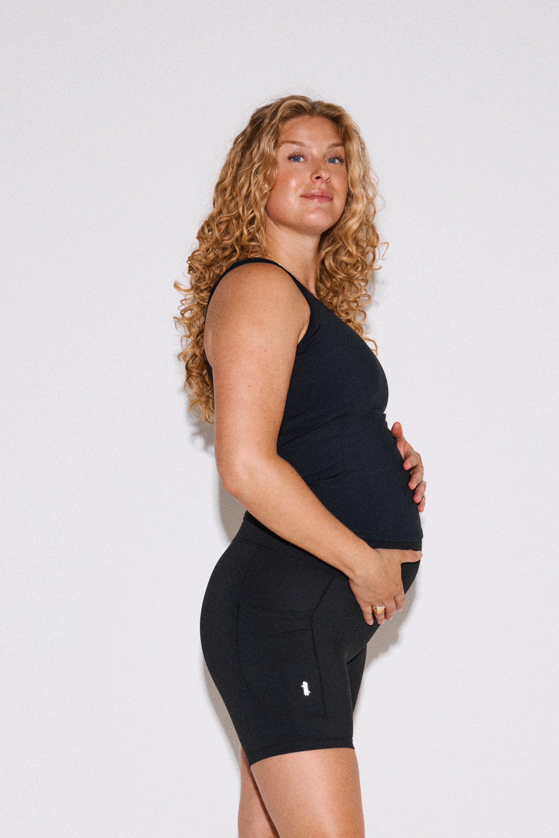 Milla Ultralight Preggo Pocket Shorts