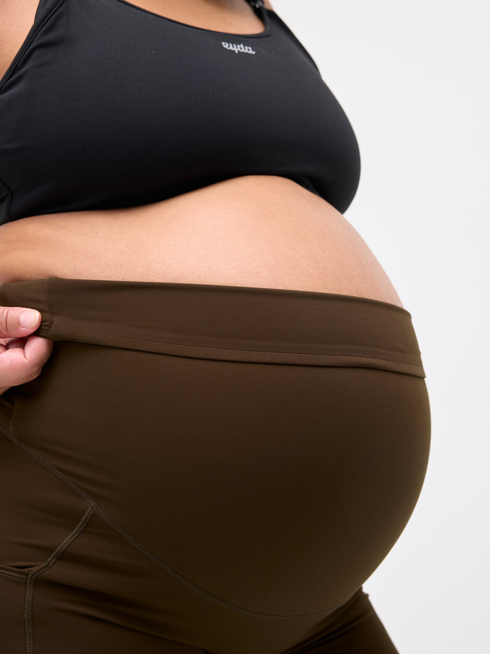 Milla Ultralight Preggo Pocket Shorts