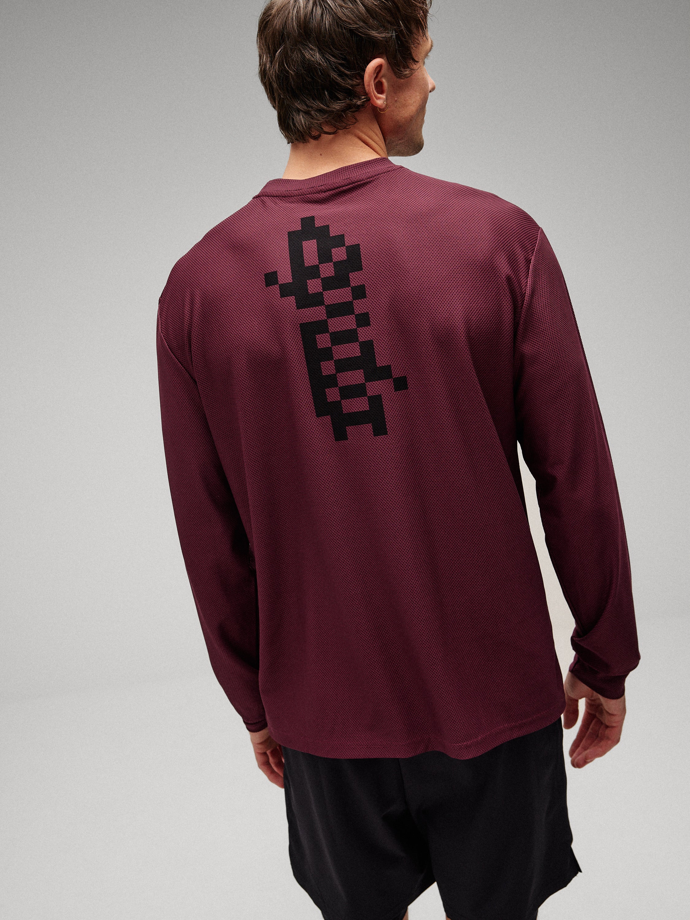 Noah Loose Long Sleeve