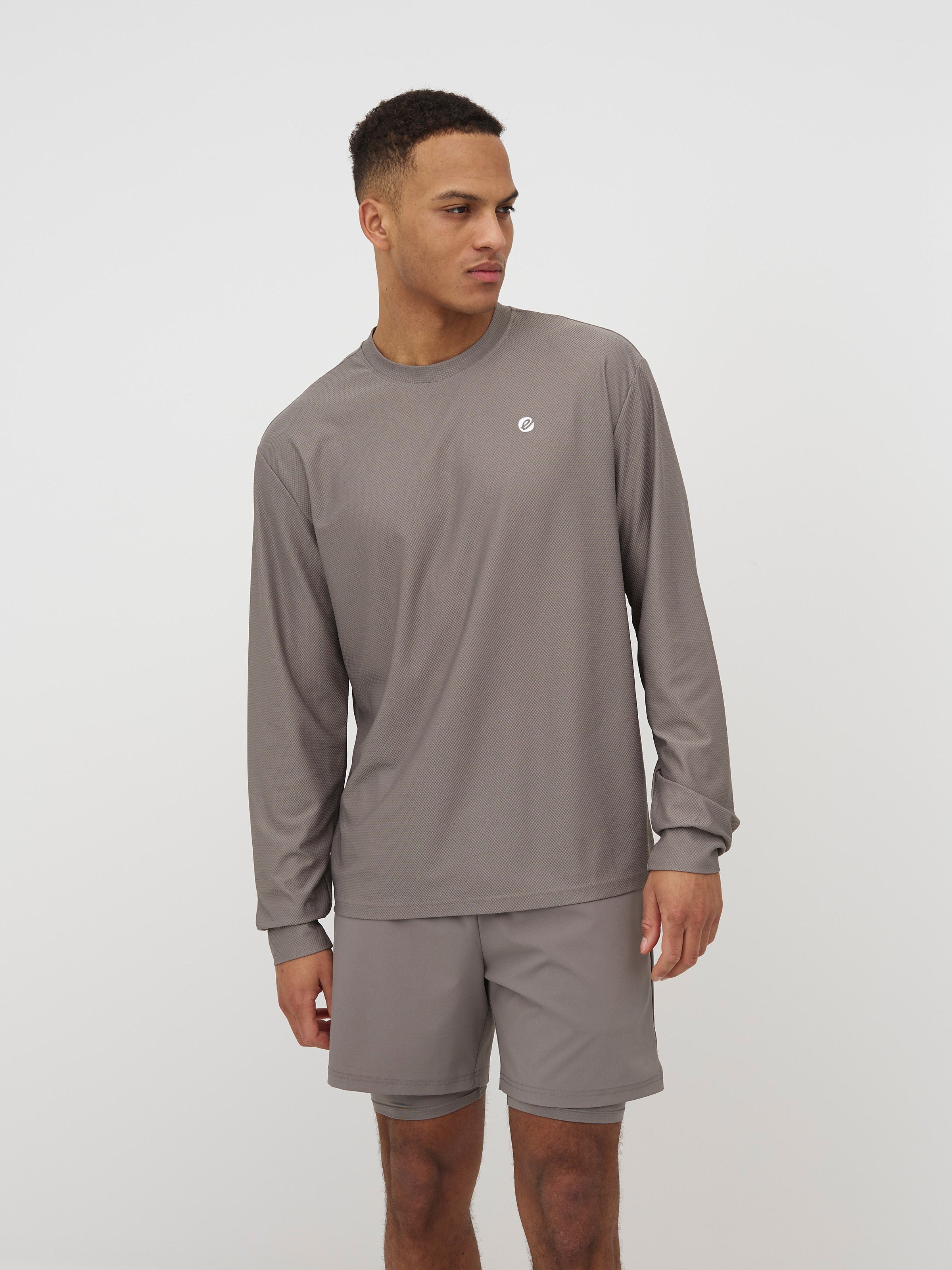 Noah Loose Long Sleeve