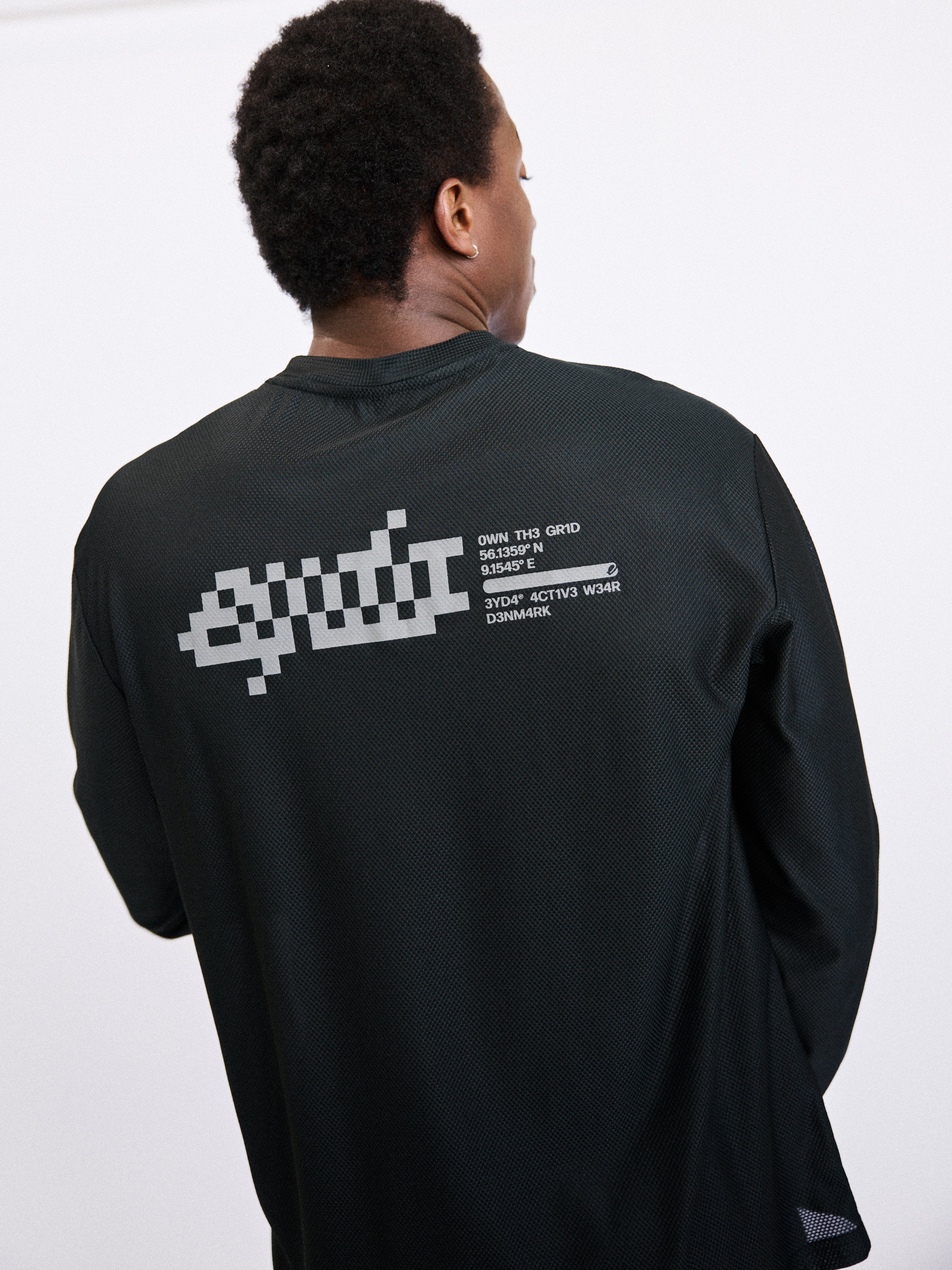 Noah Loose Long Sleeve